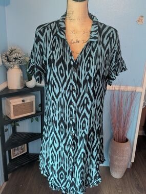 Umgee Black and Blue Ikat Button-Down Tunic Shirt